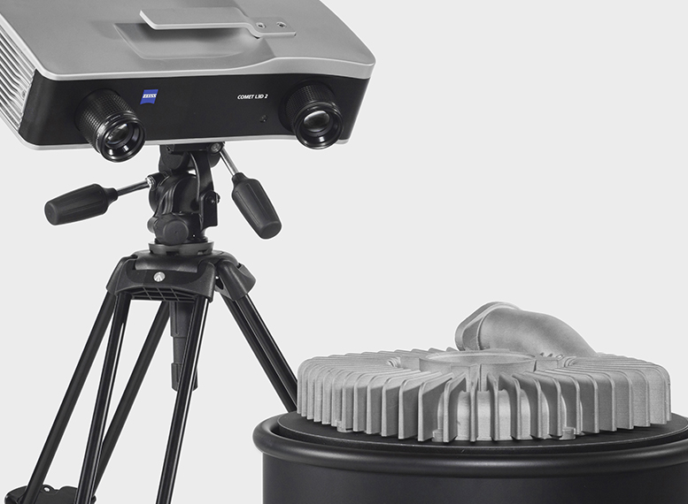 ZEISS COMET L3D 2 beim Scannen eines Bauteils